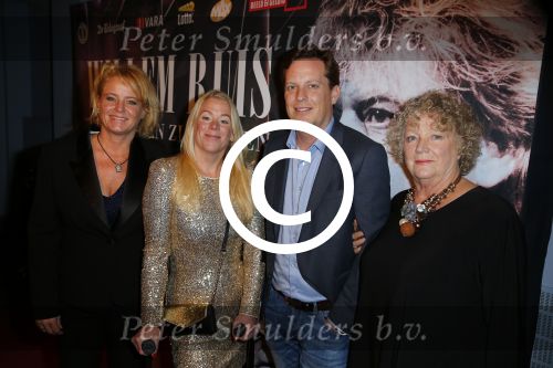 Haarlem 29 november 2015
Premiere Willem Ruis in de schouwburg van Haarlem.
Eva Ruis, Ineke Mulder (ex Willem Ruis), Suus Ruisen Nicolas Ruis