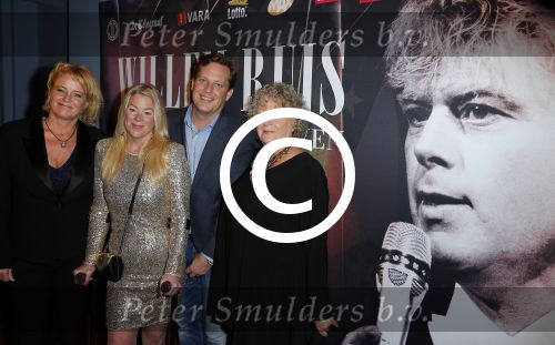 Haarlem 29 november 2015
Premiere Willem Ruis in de schouwburg van Haarlem.
Eva Ruis, Ineke Mulder (ex Willem Ruis), Suus Ruisen Nicolas Ruis