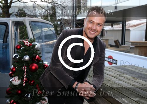 Amsterdam 26 november 2015
Presentatie THE CHRISTMAS SHOW
Met o.a. Nicolette van Dam, Jamai, Edsilia Rombley, Oâ€™G3NE, Justen Beer, en als klap op de vuurpijl de leukste kerstman van Nederland, Ron Brandsteder!