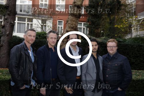 Amsterdam 20 november 2015 
Gigi Ravelle met haar vriend Roger Hodenius aan het winkelen.Presentatie cast Manneharten 2 met Daan Schuurmans, Barry Atsma, Jeroen Spitzenberger, Fabian Jansen en Mingus Dagelet.