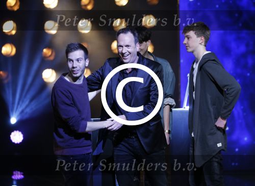 Aalsmeer 20 november 2015
Sabia Boulahrouz zwanger in het programma Mindmasters van SBS6.
Mindmasters Live, Uri Geller, Walter Rolfo, Patty Brard  Wolter Kroes Jochem v Gelder Peter R de Vries Boer geile Geert Monique Smit Patty Brard Kay nambiar en K# Lisa Michels. Kim LIan v d Meij presenteert het in studio Aalsmeer.