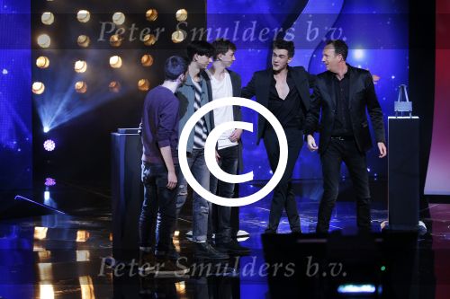 Aalsmeer 20 november 2015
Sabia Boulahrouz zwanger in het programma Mindmasters van SBS6.
Mindmasters Live, Uri Geller, Walter Rolfo, Patty Brard  Wolter Kroes Jochem v Gelder Peter R de Vries Boer geile Geert Monique Smit Patty Brard Kay nambiar en K# Lisa Michels. Kim LIan v d Meij presenteert het in studio Aalsmeer.