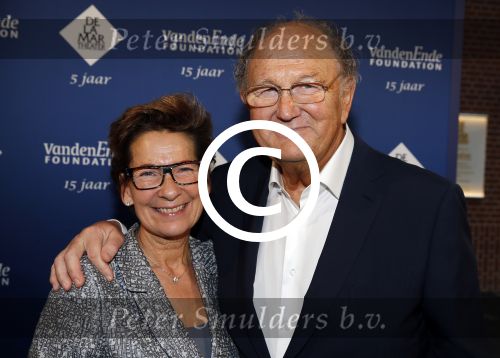 Amsterdam 23 november 2015 
Irene v d Laar stapt uit taxi.5 jaar nieuwe de la mar en 15 jaar de joop en Janine v d Ende foundation.