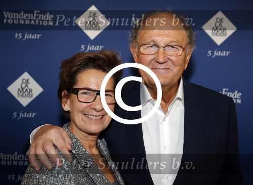 Amsterdam 23 november 2015 
Irene v d Laar stapt uit taxi.5 jaar nieuwe de la mar en 15 jaar de joop en Janine v d Ende foundation.