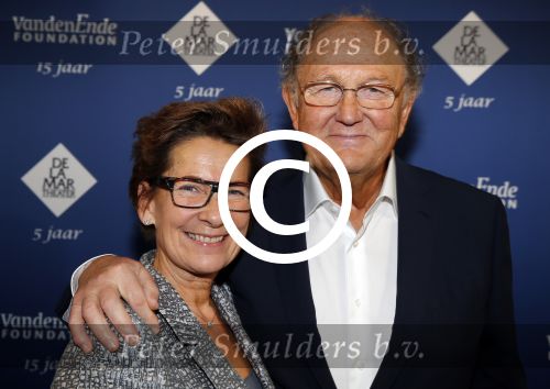 Amsterdam 23 november 2015 
Irene v d Laar stapt uit taxi.5 jaar nieuwe de la mar en 15 jaar de joop en Janine v d Ende foundation.