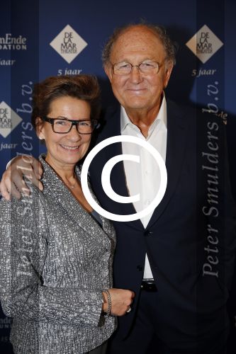 Amsterdam 23 november 2015 
Irene v d Laar stapt uit taxi.5 jaar nieuwe de la mar en 15 jaar de joop en Janine v d Ende foundation.