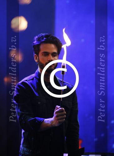 Aalsmeer 20 november 2015
Sabia Boulahrouz zwanger in het programma Mindmasters van SBS6.
Mindmasters Live, Uri Geller, Walter Rolfo, Patty Brard  Wolter Kroes Jochem v Gelder Peter R de Vries Boer geile Geert Monique Smit Patty Brard Kay nambiar en K# Lisa Michels. Kim LIan v d Meij presenteert het in studio Aalsmeer.