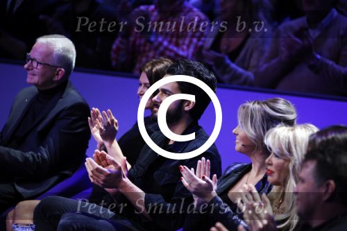 Aalsmeer 20 november 2015
Sabia Boulahrouz zwanger in het programma Mindmasters van SBS6.
Mindmasters Live, Uri Geller, Walter Rolfo, Patty Brard  Wolter Kroes Jochem v Gelder Peter R de Vries Boer geile Geert Monique Smit Patty Brard Kay nambiar en K# Lisa Michels. Kim LIan v d Meij presenteert het in studio Aalsmeer.