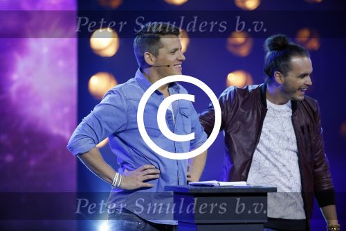 Aalsmeer 27 november 20152e en laatste aflevering van sbs6 programma mindmasters met oa Peter R de Vries Sabia Boulahrouz Patty Brard Patricia Paay Boer Geert en Maarten v d Weijden. Kim Lian v d Meij presenteert het programma. Wegens tegenvallende kijkcijfers werd het programma na twee afleveringen van de tv gehaald. sabia haar drie kinderen Katharina Amaya en Daamin waren aanwezig met de tante (aupair) van Sabia. Kees Tol