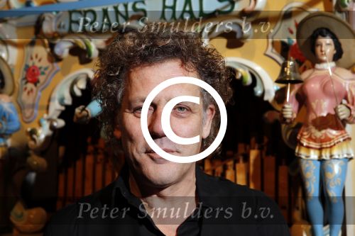 Halfweg 19 november 2015
presentatie SBS6 in sugar city. 
Kees v d Spek