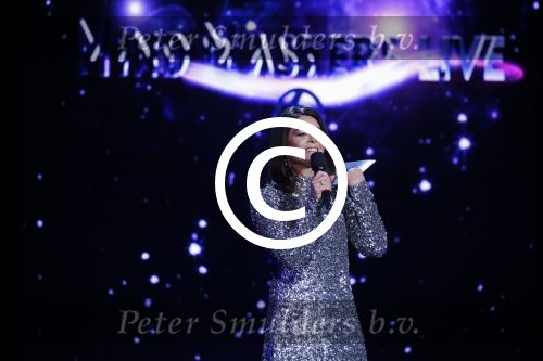 Aalsmeer 20 november 2015
Sabia Boulahrouz zwanger in het programma Mindmasters van SBS6.
Mindmasters Live, Uri Geller, Walter Rolfo, Patty Brard  Wolter Kroes Jochem v Gelder Peter R de Vries Boer geile Geert Monique Smit Patty Brard Kay nambiar en K# Lisa Michels. Kim LIan v d Meij presenteert het in studio Aalsmeer.