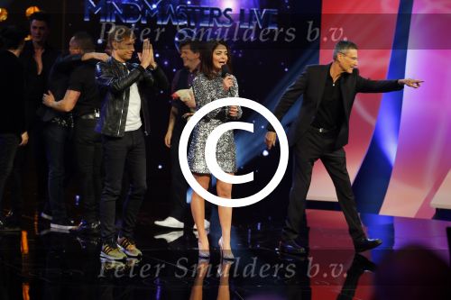 Aalsmeer 20 november 2015
Sabia Boulahrouz zwanger in het programma Mindmasters van SBS6.
Mindmasters Live, Uri Geller, Walter Rolfo, Patty Brard  Wolter Kroes Jochem v Gelder Peter R de Vries Boer geile Geert Monique Smit Patty Brard Kay nambiar en K# Lisa Michels. Kim LIan v d Meij presenteert het in studio Aalsmeer.