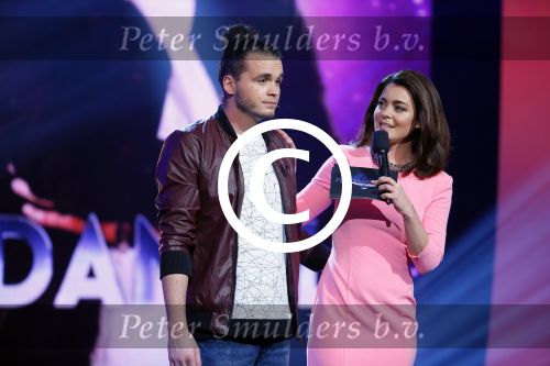 Aalsmeer 27 november 20152e en laatste aflevering van sbs6 programma mindmasters met oa Peter R de Vries Sabia Boulahrouz Patty Brard Patricia Paay Boer Geert en Maarten v d Weijden. Kim Lian v d Meij presenteert het programma. Wegens tegenvallende kijkcijfers werd het programma na twee afleveringen van de tv gehaald. sabia haar drie kinderen Katharina Amaya en Daamin waren aanwezig met de tante (aupair) van Sabia