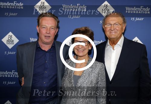 Amsterdam 23 november 2015 
Irene v d Laar stapt uit taxi.5 jaar nieuwe de la mar en 15 jaar de joop en Janine v d Ende foundation. Koos Breukel