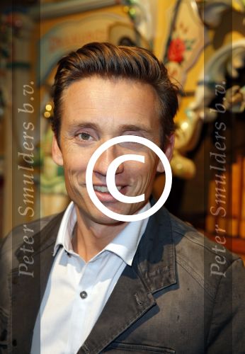 Halfweg 19 november 2015
presentatie SBS6 in sugar city.
Koos v Plateringen