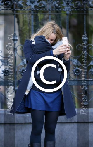 Amsterdam 25 november 2015
Lieke v Lexmond met zoontje Vic aan de wandel.