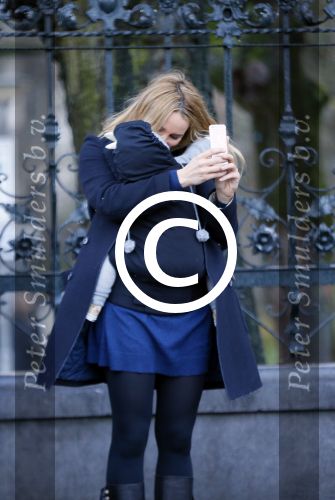 Amsterdam 25 november 2015
Lieke v Lexmond met zoontje Vic aan de wandel.