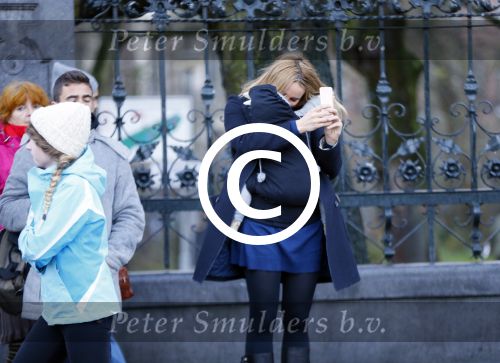 Amsterdam 25 november 2015
Lieke v Lexmond met zoontje Vic aan de wandel.