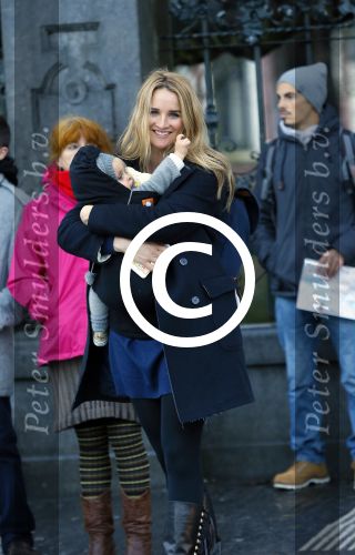 Amsterdam 25 november 2015
Lieke v Lexmond met zoontje Vic aan de wandel.