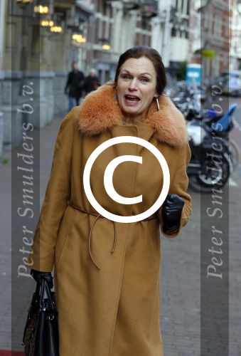 Amsterdam 23 november 2015 
Irene v d Laar stapt uit taxi.5 jaar nieuwe de la mar en 15 jaar de joop en Janine v d Ende foundation. Liz Snoiijnk
