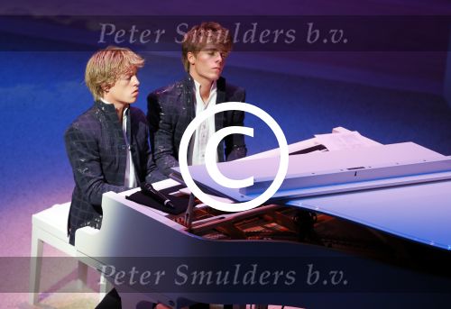 Amsterdam 23 november 2015 
Irene v d Laar stapt uit taxi.5 jaar nieuwe de la mar en 15 jaar de joop en Janine v d Ende foundation.  Lucas Jussen en broer Arthur Jussen achter de piano