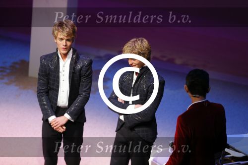 Amsterdam 23 november 2015 
Irene v d Laar stapt uit taxi.5 jaar nieuwe de la mar en 15 jaar de joop en Janine v d Ende foundation.  Lucas Jussen en broer Arthur Jussen achter de piano