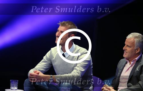 Aalsmeer 27 november 20152e en laatste aflevering van sbs6 programma mindmasters met oa Peter R de Vries Sabia Boulahrouz Patty Brard Patricia Paay Boer Geert en Maarten v d Weijden. Kim Lian v d Meij presenteert het programma. Wegens tegenvallende kijkcijfers werd het programma na twee afleveringen van de tv gehaald. sabia haar drie kinderen Katharina Amaya en Daamin waren aanwezig met de tante (aupair) van Sabia