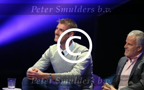 Aalsmeer 27 november 20152e en laatste aflevering van sbs6 programma mindmasters met oa Peter R de Vries Sabia Boulahrouz Patty Brard Patricia Paay Boer Geert en Maarten v d Weijden. Kim Lian v d Meij presenteert het programma. Wegens tegenvallende kijkcijfers werd het programma na twee afleveringen van de tv gehaald. sabia haar drie kinderen Katharina Amaya en Daamin waren aanwezig met de tante (aupair) van Sabia