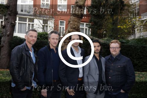 Amsterdam 20 november 2015 
Gigi Ravelle met haar vriend Roger Hodenius aan het winkelen.Presentatie cast Manneharten 2 met Daan Schuurmans, Barry Atsma, Jeroen Spitzenberger, Fabian Jansen en Mingus Dagelet.