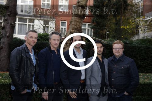 Amsterdam 20 november 2015 
Gigi Ravelle met haar vriend Roger Hodenius aan het winkelen.Presentatie cast Manneharten 2 met Daan Schuurmans, Barry Atsma, Jeroen Spitzenberger, Fabian Jansen en Mingus Dagelet.