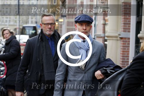 Amsterdam 23 november 2015 
Mart Visser met zijn vriend / partner Jop op straat