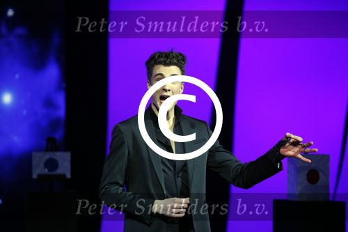 Aalsmeer 20 november 2015
Sabia Boulahrouz zwanger in het programma Mindmasters van SBS6.
Mindmasters Live, Uri Geller, Walter Rolfo, Patty Brard  Wolter Kroes Jochem v Gelder Peter R de Vries Boer geile Geert Monique Smit Patty Brard Kay nambiar en K# Lisa Michels. Kim LIan v d Meij presenteert het in studio Aalsmeer.