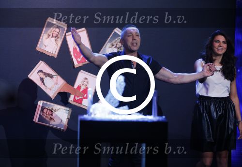 Aalsmeer 20 november 2015
Sabia Boulahrouz zwanger in het programma Mindmasters van SBS6.
Mindmasters Live, Uri Geller, Walter Rolfo, Patty Brard  Wolter Kroes Jochem v Gelder Peter R de Vries Boer geile Geert Monique Smit Patty Brard Kay nambiar en K# Lisa Michels. Kim LIan v d Meij presenteert het in studio Aalsmeer.