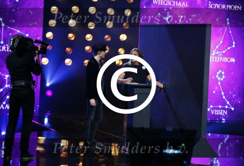 Aalsmeer 20 november 2015
Sabia Boulahrouz zwanger in het programma Mindmasters van SBS6.
Mindmasters Live, Uri Geller, Walter Rolfo, Patty Brard  Wolter Kroes Jochem v Gelder Peter R de Vries Boer geile Geert Monique Smit Patty Brard Kay nambiar en K# Lisa Michels. Kim LIan v d Meij presenteert het in studio Aalsmeer.