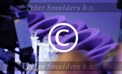 Aalsmeer 27 november 20152e en laatste aflevering van sbs6 programma mindmasters met oa Peter R de Vries Sabia Boulahrouz Patty Brard Patricia Paay Boer Geert en Maarten v d Weijden. Kim Lian v d Meij presenteert het programma. Wegens tegenvallende kijkcijfers werd het programma na twee afleveringen van de tv gehaald. sabia haar drie kinderen Katharina Amaya en Daamin waren aanwezig met de tante (aupair) van Sabia