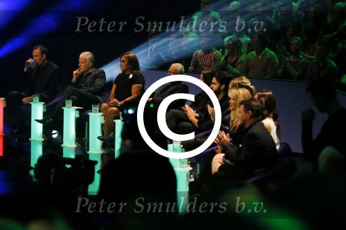 Aalsmeer 20 november 2015
Sabia Boulahrouz zwanger in het programma Mindmasters van SBS6.
Mindmasters Live, Uri Geller, Walter Rolfo, Patty Brard  Wolter Kroes Jochem v Gelder Peter R de Vries Boer geile Geert Monique Smit Patty Brard Kay nambiar en K# Lisa Michels. Kim LIan v d Meij presenteert het in studio Aalsmeer.