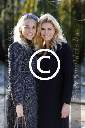Amsterdam 26 november 2015
Presentatie THE CHRISTMAS SHOW
Met o.a. Nicolette van Dam, Jamai, Edsilia Rombley, Oâ€™G3NE, en als klap op de vuurpijl de leukste kerstman van Nederland, Ron Brandsteder! Nicolette met manager Leontine Mourits