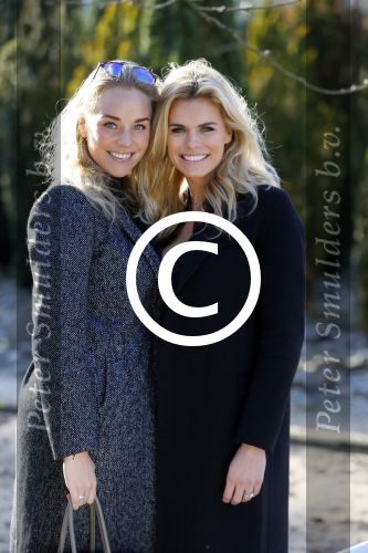 Amsterdam 26 november 2015
Presentatie THE CHRISTMAS SHOW
Met o.a. Nicolette van Dam, Jamai, Edsilia Rombley, Oâ€™G3NE, en als klap op de vuurpijl de leukste kerstman van Nederland, Ron Brandsteder! Nicolette met manager Leontine Mourits