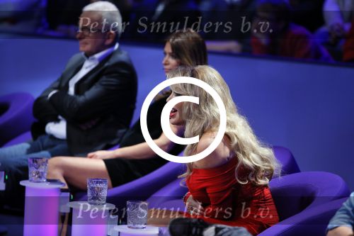 Aalsmeer 27 november 20152e en laatste aflevering van sbs6 programma mindmasters met oa Peter R de Vries Sabia Boulahrouz Patty Brard Patricia Paay Boer Geert en Maarten v d Weijden. Kim Lian v d Meij presenteert het programma. Wegens tegenvallende kijkcijfers werd het programma na twee afleveringen van de tv gehaald. sabia haar drie kinderen Katharina Amaya en Daamin waren aanwezig met de tante (aupair) van Sabia