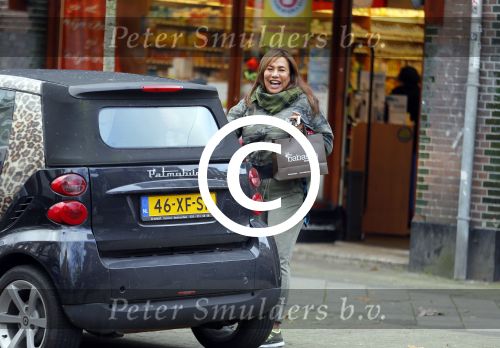 Amsterdam 18 november 2015
Patty Brard doet boodschappen in haar patmobile