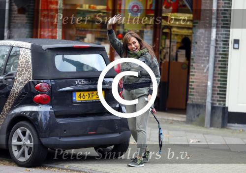 Amsterdam 18 november 2015
Patty Brard doet boodschappen in haar patmobile