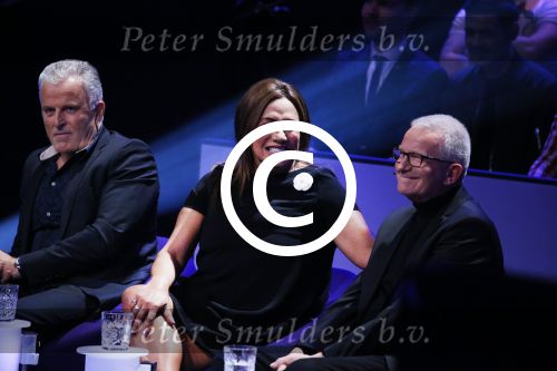 Aalsmeer 20 november 2015
Sabia Boulahrouz zwanger in het programma Mindmasters van SBS6.
Mindmasters Live, Uri Geller, Walter Rolfo, Patty Brard  Wolter Kroes Jochem v Gelder Peter R de Vries Boer geile Geert Monique Smit Patty Brard Kay nambiar en K# Lisa Michels. Kim LIan v d Meij presenteert het in studio Aalsmeer.