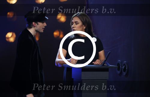 Aalsmeer 20 november 2015
Sabia Boulahrouz zwanger in het programma Mindmasters van SBS6.
Mindmasters Live, Uri Geller, Walter Rolfo, Patty Brard  Wolter Kroes Jochem v Gelder Peter R de Vries Boer geile Geert Monique Smit Patty Brard Kay nambiar en K# Lisa Michels. Kim LIan v d Meij presenteert het in studio Aalsmeer.