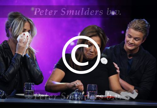 Aalsmeer 20 november 2015
Sabia Boulahrouz zwanger in het programma Mindmasters van SBS6.
Mindmasters Live, Uri Geller, Walter Rolfo, Patty Brard  Wolter Kroes Jochem v Gelder Peter R de Vries Boer geile Geert Monique Smit Patty Brard Kay nambiar en K# Lisa Michels. Kim LIan v d Meij presenteert het in studio Aalsmeer.