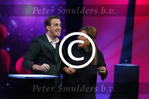 Aalsmeer 27 november 20152e en laatste aflevering van sbs6 programma mindmasters met oa Peter R de Vries Sabia Boulahrouz Patty Brard Patricia Paay Boer Geert en Maarten v d Weijden. Kim Lian v d Meij presenteert het programma. Wegens tegenvallende kijkcijfers werd het programma na twee afleveringen van de tv gehaald. sabia haar drie kinderen Katharina Amaya en Daamin waren aanwezig met de tante (aupair) van Sabia