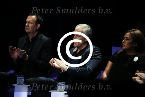 Aalsmeer 20 november 2015
Sabia Boulahrouz zwanger in het programma Mindmasters van SBS6.
Mindmasters Live, Uri Geller, Walter Rolfo, Patty Brard  Wolter Kroes Jochem v Gelder Peter R de Vries Boer geile Geert Monique Smit Patty Brard Kay nambiar en K# Lisa Michels. Kim LIan v d Meij presenteert het in studio Aalsmeer.