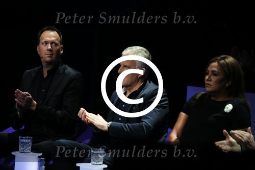 Aalsmeer 20 november 2015
Sabia Boulahrouz zwanger in het programma Mindmasters van SBS6.
Mindmasters Live, Uri Geller, Walter Rolfo, Patty Brard  Wolter Kroes Jochem v Gelder Peter R de Vries Boer geile Geert Monique Smit Patty Brard Kay nambiar en K# Lisa Michels. Kim LIan v d Meij presenteert het in studio Aalsmeer.