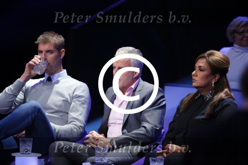 Aalsmeer 27 november 20152e en laatste aflevering van sbs6 programma mindmasters met oa Peter R de Vries Sabia Boulahrouz Patty Brard Patricia Paay Boer Geert en Maarten v d Weijden. Kim Lian v d Meij presenteert het programma. Wegens tegenvallende kijkcijfers werd het programma na twee afleveringen van de tv gehaald. sabia haar drie kinderen Katharina Amaya en Daamin waren aanwezig met de tante (aupair) van Sabia