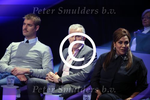 Aalsmeer 27 november 20152e en laatste aflevering van sbs6 programma mindmasters met oa Peter R de Vries Sabia Boulahrouz Patty Brard Patricia Paay Boer Geert en Maarten v d Weijden. Kim Lian v d Meij presenteert het programma. Wegens tegenvallende kijkcijfers werd het programma na twee afleveringen van de tv gehaald. sabia haar drie kinderen Katharina Amaya en Daamin waren aanwezig met de tante (aupair) van Sabia