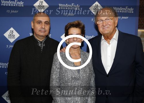Amsterdam 23 november 2015 
Irene v d Laar stapt uit taxi.5 jaar nieuwe de la mar en 15 jaar de joop en Janine v d Ende foundation. Pierre Audi